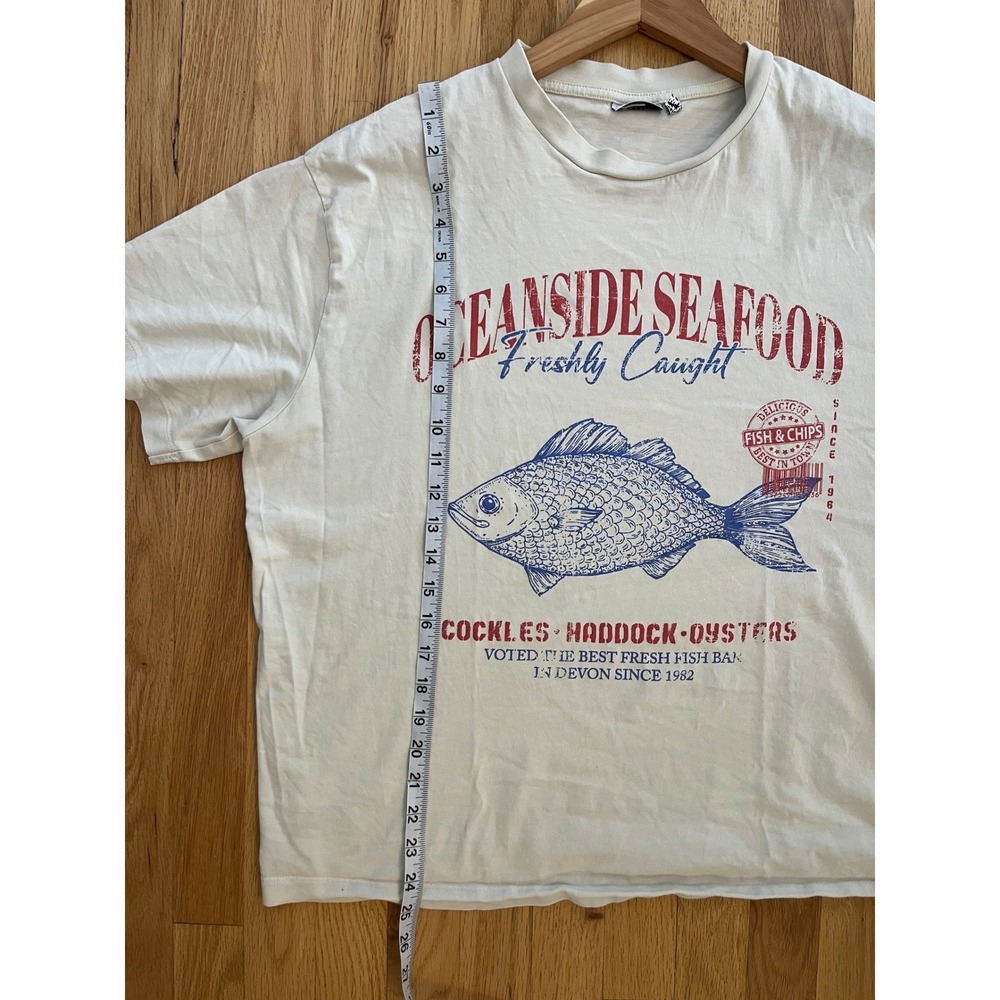 ASOS DESIGN Oceanside Seafood Graphic T-Shirt Cream Boxy Fit Small - Picture 7 of 7